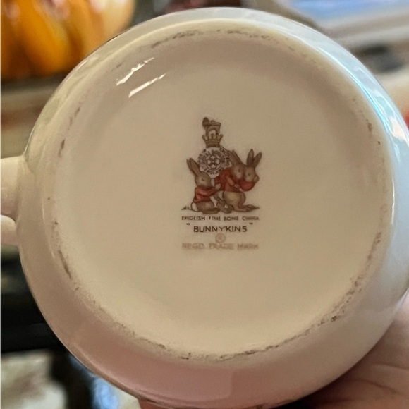 3 pieces of Royal Doulton’s Bunnykins collection - Picture 4 of 6